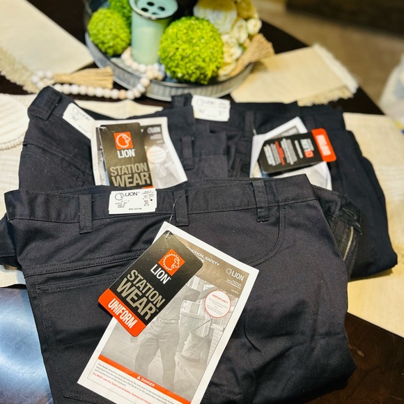 Station Wear Men's Navy Blue (NWT) 2 pairs - Picture 1 of 4